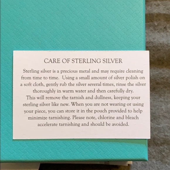 Tiffany & Co bag, box, and wrapping paper - Picture 4 of 4